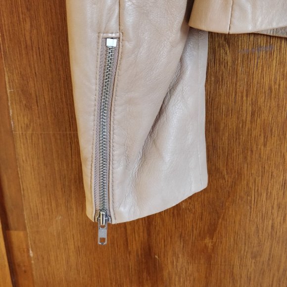 Camel-Coloured Danier Genuine Leather Jacket - Picture 4 of 7